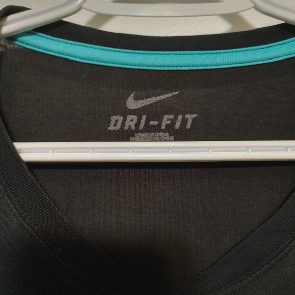 LeBron James Nike Dri-Fit T-Shirt. - Picture 2 of 2